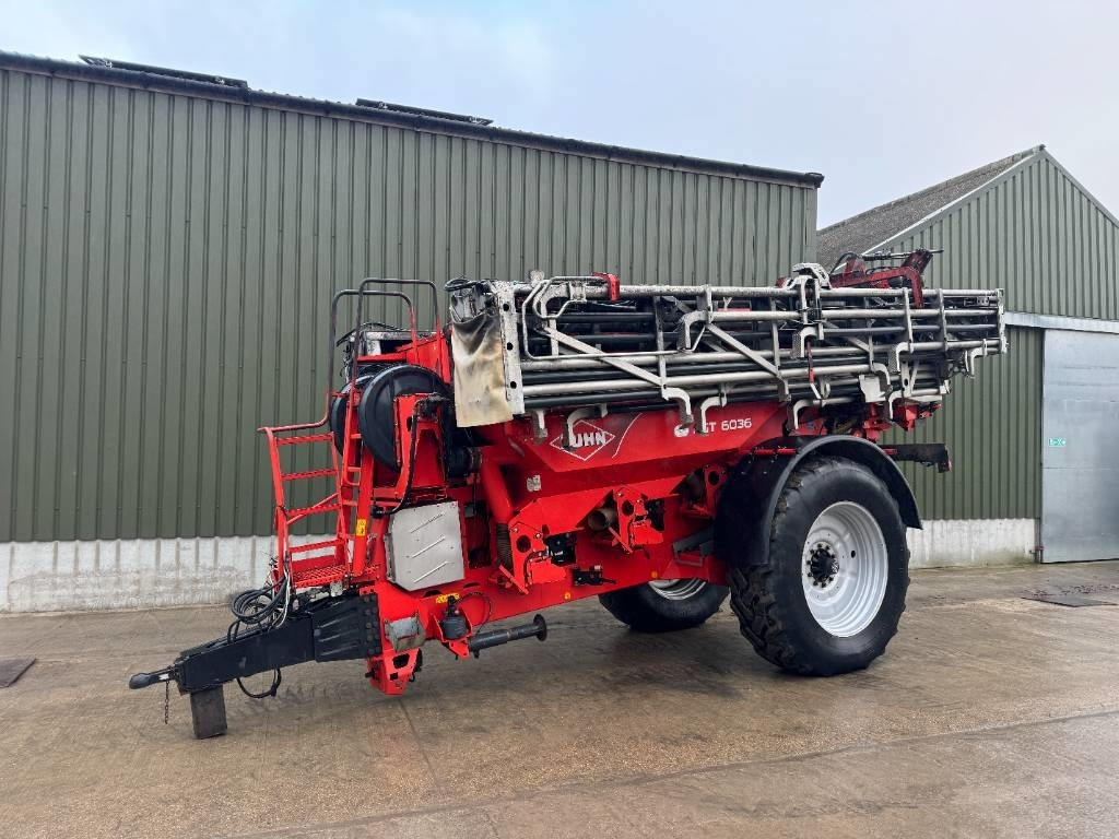 Kuhn AGT 6036 Boom Fertiliser Spreader - Distributeur d'engrais: photos 1 Kuhn AGT 6036 Boom Fertiliser Spreader - Distributeur d'engrais: photos 1