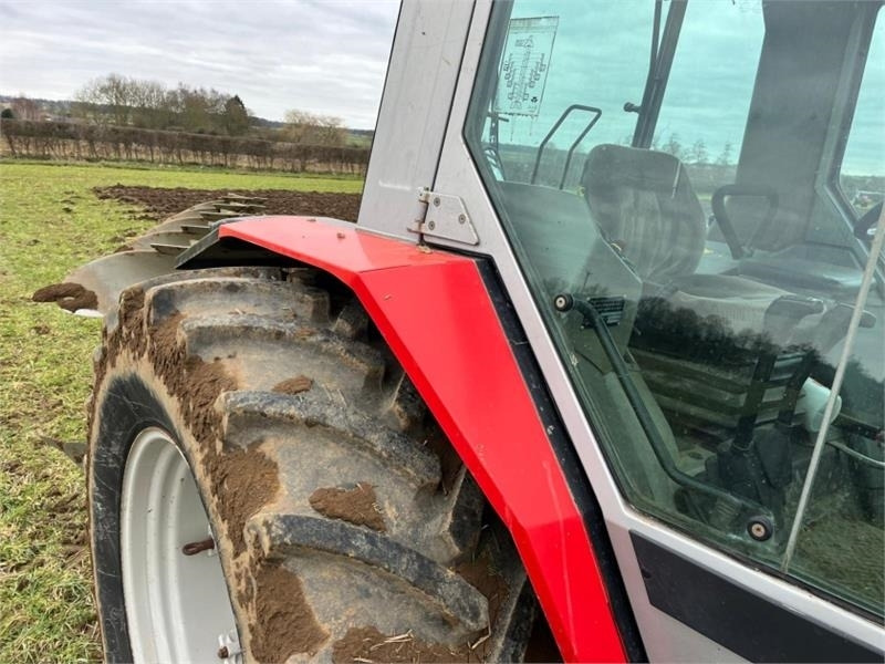 Massey Ferguson Massey Ferguson 3120 Dynashift - Tracteur agricole: photos 5 Massey Ferguson Massey Ferguson 3120 Dynashift - Tracteur agricole: photos 5