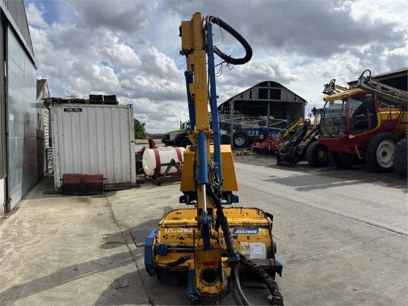 Bomford Turner B81-81T Hedge Cutter - Matériel forestier: photos 3 Bomford Turner B81-81T Hedge Cutter - Matériel forestier: photos 3