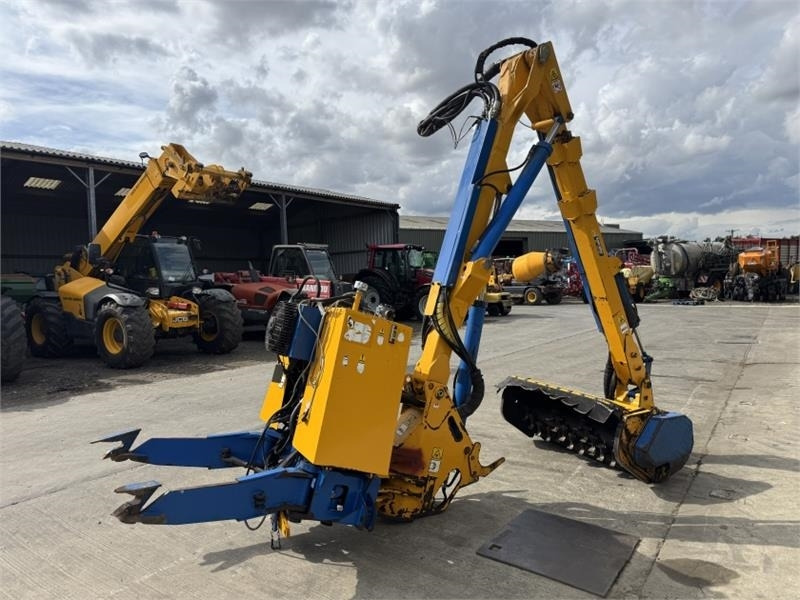 Bomford Turner B81-81T Hedge Cutter - Matériel forestier: photos 4 Bomford Turner B81-81T Hedge Cutter - Matériel forestier: photos 4