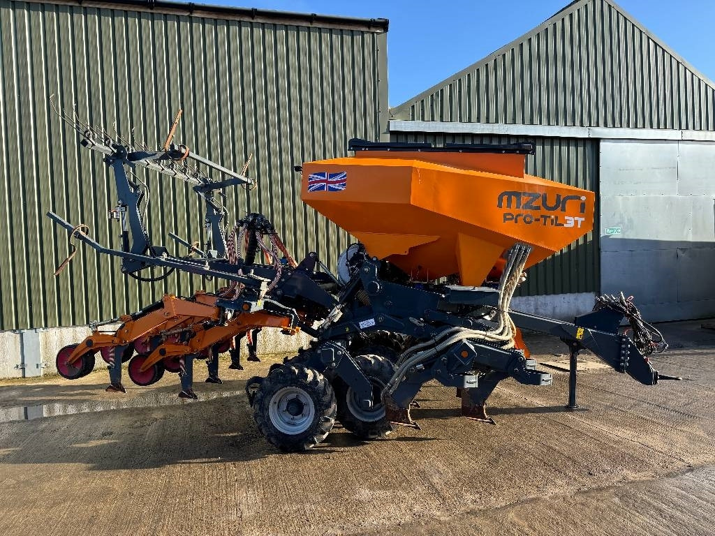 Mzuri Pro-Till 3T **Grain and Fert** - Semoir: photos 2 Mzuri Pro-Till 3T **Grain and Fert** - Semoir: photos 2