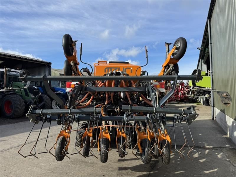 Mzuri Pro Till 4T Seed Drill - Combiné de semis: photos 4 Mzuri Pro Till 4T Seed Drill - Combiné de semis: photos 4