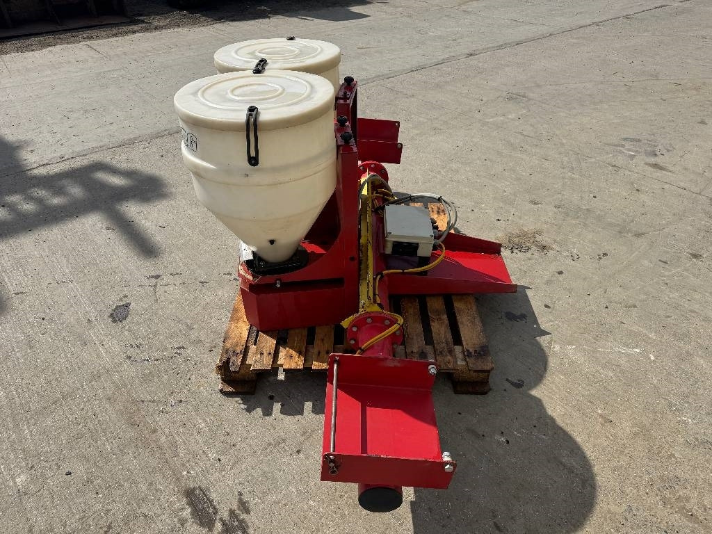 Stocks AG Fan Jet 36 Twin Slug Pelleters - Distributeur d'engrais: photos 4 Stocks AG Fan Jet 36 Twin Slug Pelleters - Distributeur d'engrais: photos 4