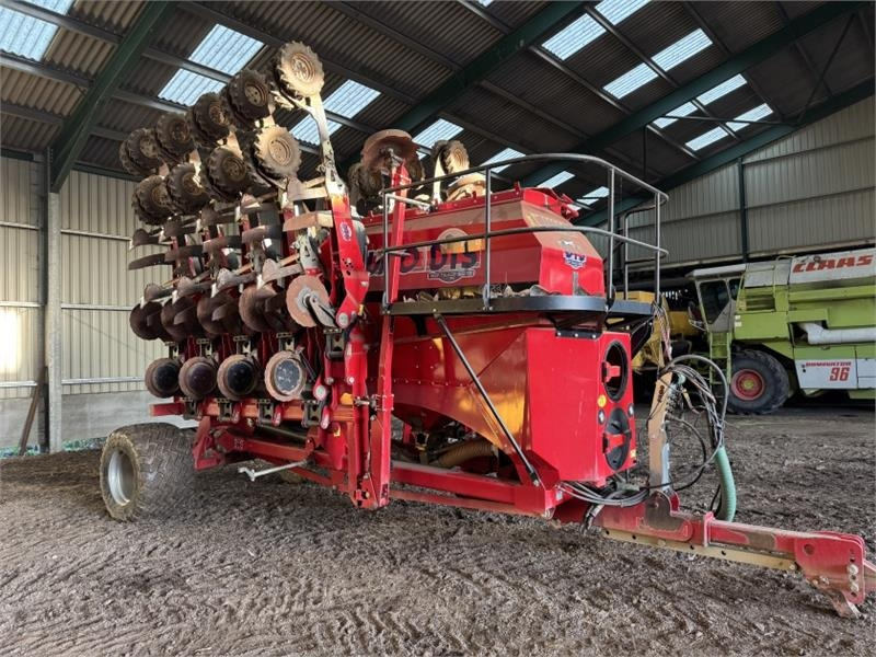 Sumo 6m DTS Deep Tillage Seeder Trailed Direct Drill - Combiné de semis: photos 5 Sumo 6m DTS Deep Tillage Seeder Trailed Direct Drill - Combiné de semis: photos 5