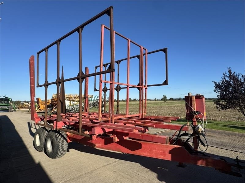 Timik MK 11 Square Bale Chaser/Stacker - Presse à balles cubiques: photos 3 Timik MK 11 Square Bale Chaser/Stacker - Presse à balles cubiques: photos 3