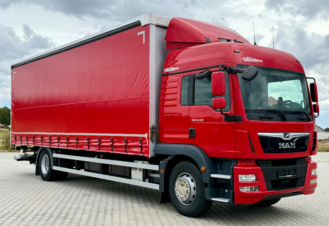 MAN MAN TGM 18.320 ROK PRODUKCJI 2020 NUMER VIN WMAN18ZZ6LY407218 PRZEBIEG 590 TYŚ KM ABS KLIMATYZACJA EL.SZYBY EL.LUSTERKA WIELOFUNKCYJNA KIEROWNICA LODÓWKA KABINA SYPIALNA DWA ŁÓŻKA OGRZEWANIE POSTOJO - Camion à rideaux coulissants: photos 1 MAN MAN TGM 18.320 ROK PRODUKCJI 2020 NUMER VIN WMAN18ZZ6LY407218 PRZEBIEG 590 TYŚ KM ABS KLIMATYZACJA EL.SZYBY EL.LUSTERKA WIELOFUNKCYJNA KIEROWNICA LODÓWKA KABINA SYPIALNA DWA ŁÓŻKA OGRZEWANIE POSTOJO - Camion à rideaux coulissants: photos 1