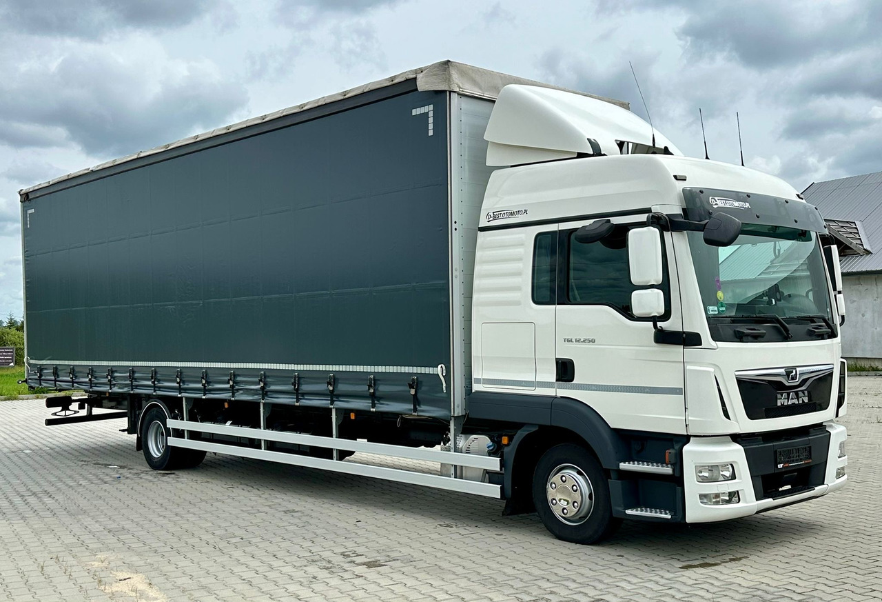 MAN TGL 12.250 / FIRANKA / 23 EUROPALETY / 9.5 M DŁUGOŚCI / NISKI PRZEBIEG / SYPIALKA / 2020 ROK - Camion à rideaux coulissants: photos 1 MAN TGL 12.250 / FIRANKA / 23 EUROPALETY / 9.5 M DŁUGOŚCI / NISKI PRZEBIEG / SYPIALKA / 2020 ROK - Camion à rideaux coulissants: photos 1