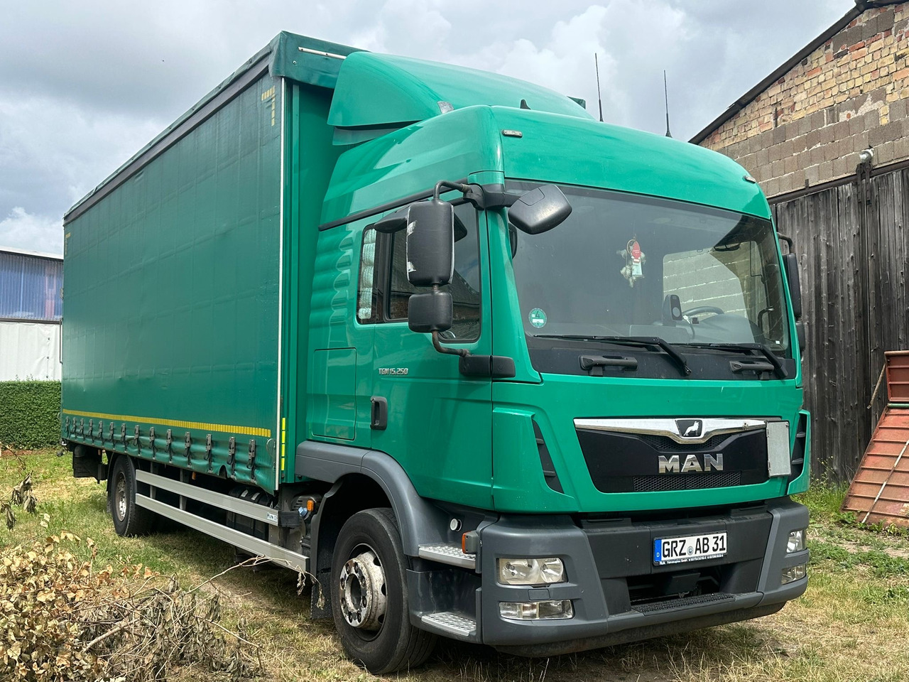 MAN TGM 12.250 / 15.250 / FIRANKA / WINDA / AUTOMAT / 18 PALET / SYPIALKA / 2017 ROK - Camion à rideaux coulissants: photos 1 MAN TGM 12.250 / 15.250 / FIRANKA / WINDA / AUTOMAT / 18 PALET / SYPIALKA / 2017 ROK - Camion à rideaux coulissants: photos 1