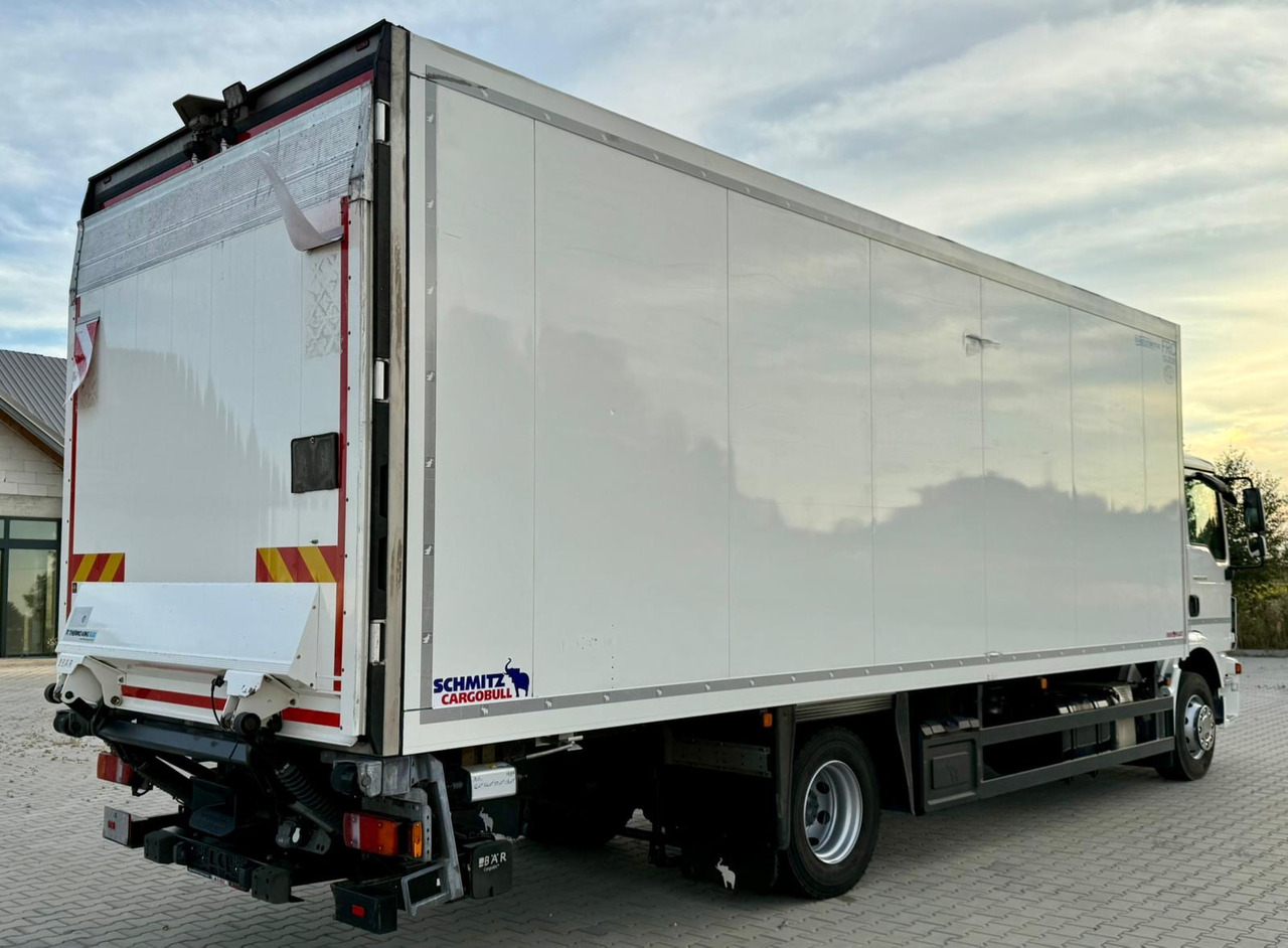 MAN TGM 15.290 / CHŁODNIA / WINDA / SCHMITZ / 18 PALET / AUTOMAT / NISKI PRZEBIEG / 2020 ROK / EURO 6 - Camion frigorifique: photos 5 MAN TGM 15.290 / CHŁODNIA / WINDA / SCHMITZ / 18 PALET / AUTOMAT / NISKI PRZEBIEG / 2020 ROK / EURO 6 - Camion frigorifique: photos 5