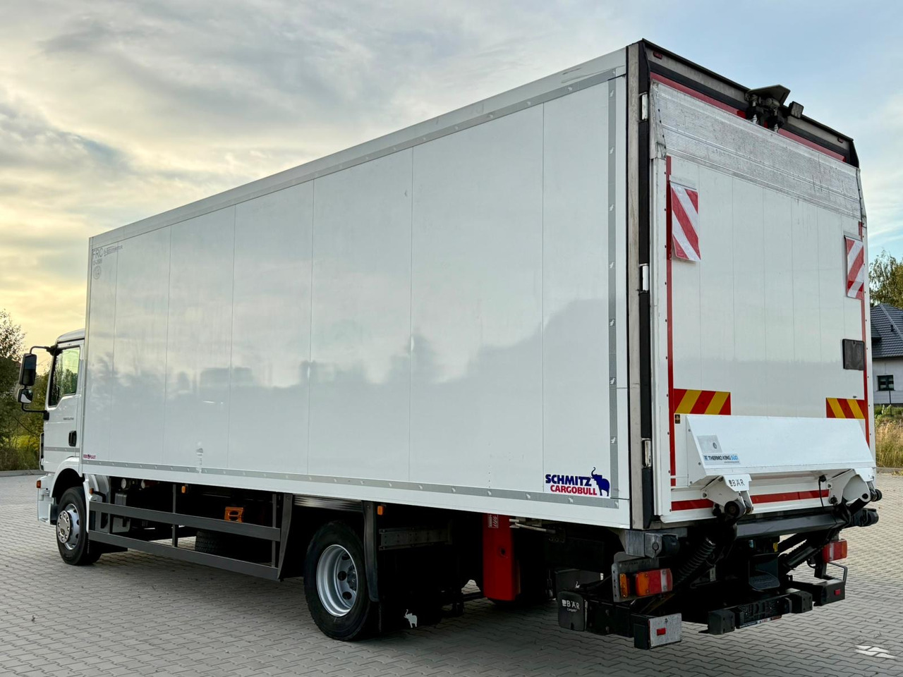 MAN TGM 15.290 / CHŁODNIA / WINDA / SCHMITZ / 18 PALET / AUTOMAT / NISKI PRZEBIEG / 2020 ROK / EURO 6 - Camion frigorifique: photos 3 MAN TGM 15.290 / CHŁODNIA / WINDA / SCHMITZ / 18 PALET / AUTOMAT / NISKI PRZEBIEG / 2020 ROK / EURO 6 - Camion frigorifique: photos 3