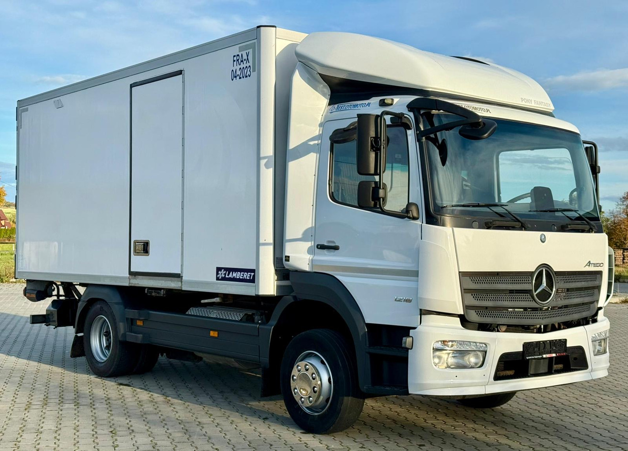 MERCEDES-BENZ ATEGO 1218 / CHŁODNIA / IZOTERMA / WINDA / 5.10 M DŁUGOŚCI / LAMBERET / AUTOMAT / 2017 ROK / 410 TYŚ KM - Camion frigorifique: photos 1 MERCEDES-BENZ ATEGO 1218 / CHŁODNIA / IZOTERMA / WINDA / 5.10 M DŁUGOŚCI / LAMBERET / AUTOMAT / 2017 ROK / 410 TYŚ KM - Camion frigorifique: photos 1