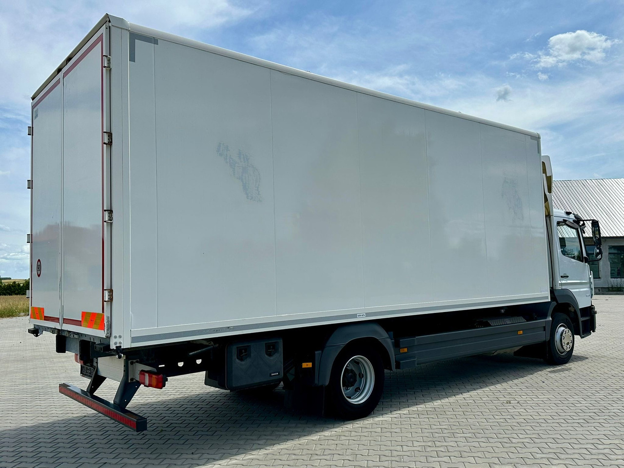 MERCEDES-BENZ ATEGO / 1221 / IZOTERMA / KONTENER / AUTOMAT / 230 TYS KM / 17 EUROPALET / 6.8 M DŁUGOŚCI / 2019 ROK - Camion isothermique: photos 3 MERCEDES-BENZ ATEGO / 1221 / IZOTERMA / KONTENER / AUTOMAT / 230 TYS KM / 17 EUROPALET / 6.8 M DŁUGOŚCI / 2019 ROK - Camion isothermique: photos 3