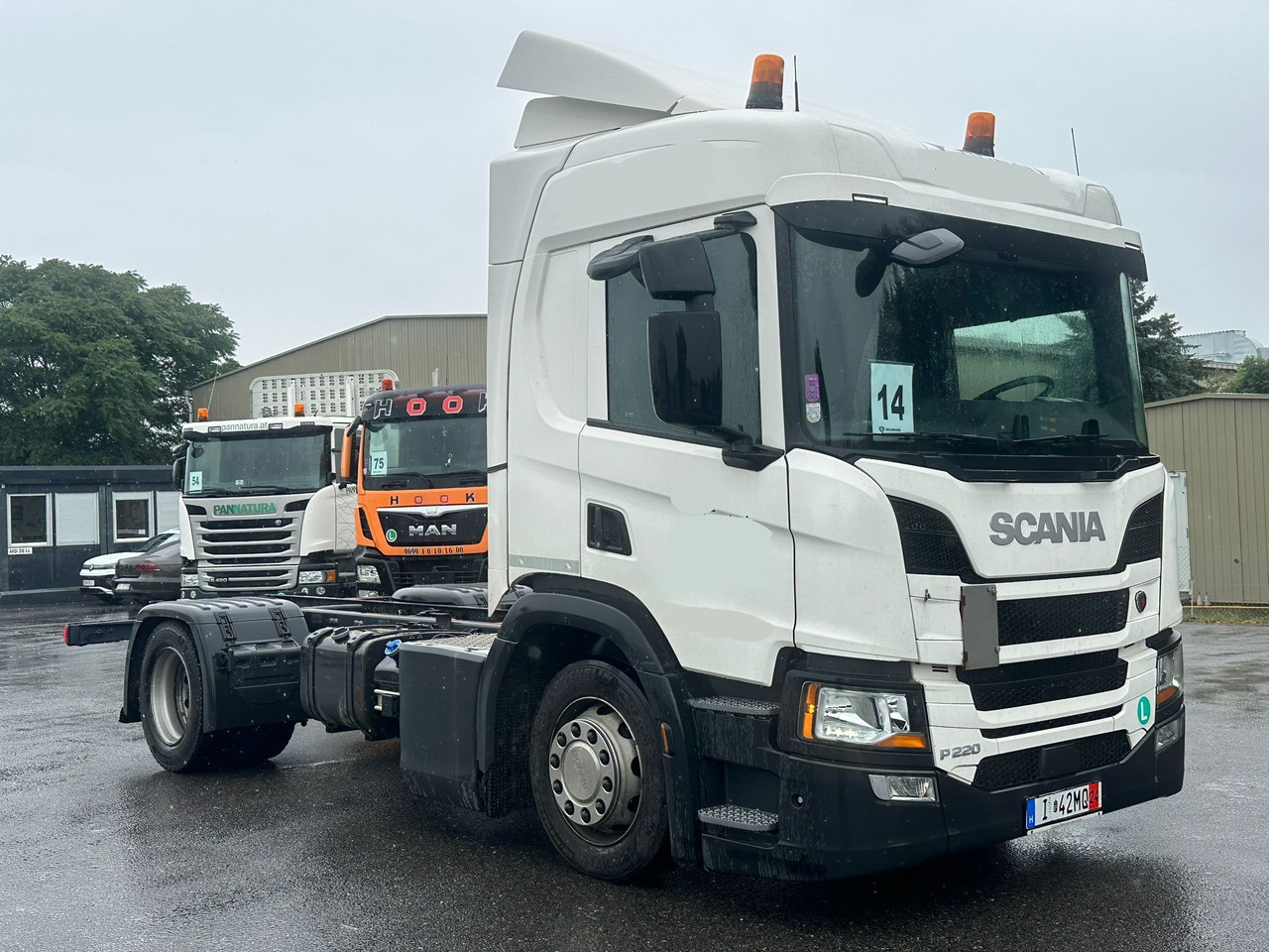 SCANIA P220 / RAMA DO ZABUDOWY / ROZSTAW OSI 3.90 M / SILNIK 6 / WYWROTKA / BECZKA / HAKOWIEC / UTRZYMANIE DRÓG / AUTOMAT / 2019 ROK / NISKI PRZEBIEG - Châssis cabine: photos 1 SCANIA P220 / RAMA DO ZABUDOWY / ROZSTAW OSI 3.90 M / SILNIK 6 / WYWROTKA / BECZKA / HAKOWIEC / UTRZYMANIE DRÓG / AUTOMAT / 2019 ROK / NISKI PRZEBIEG - Châssis cabine: photos 1