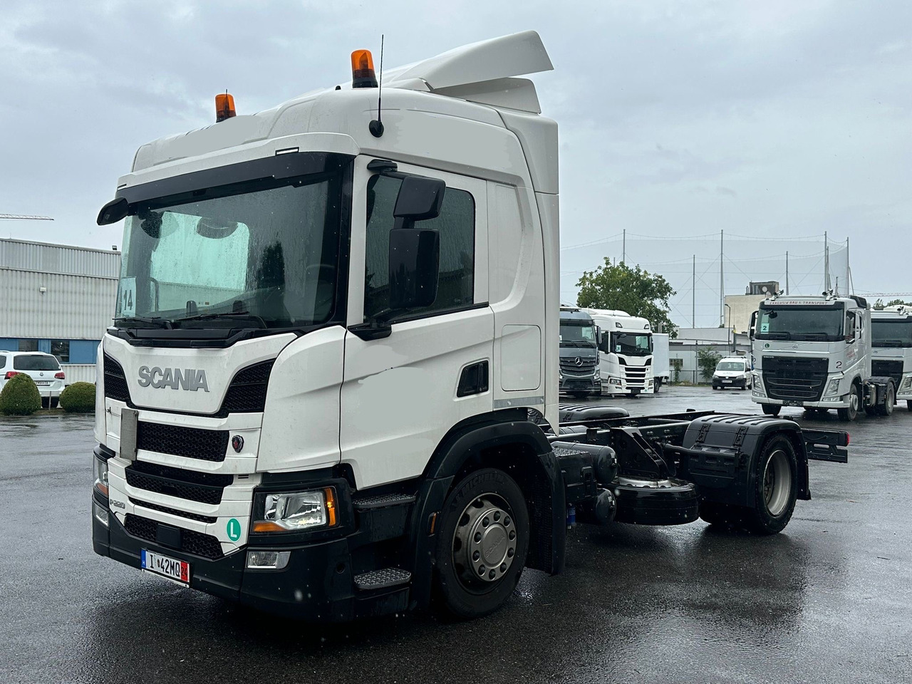 SCANIA P220 / RAMA DO ZABUDOWY / ROZSTAW OSI 3.90 M / SILNIK 6 / WYWROTKA / BECZKA / HAKOWIEC / UTRZYMANIE DRÓG / AUTOMAT / 2019 ROK / NISKI PRZEBIEG - Châssis cabine: photos 2 SCANIA P220 / RAMA DO ZABUDOWY / ROZSTAW OSI 3.90 M / SILNIK 6 / WYWROTKA / BECZKA / HAKOWIEC / UTRZYMANIE DRÓG / AUTOMAT / 2019 ROK / NISKI PRZEBIEG - Châssis cabine: photos 2