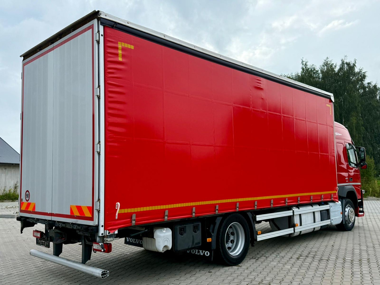 VOLVO FM 410 / FIRANKA / 18 EUROPALET / AUTOMAT / SYPIALKA / SPROWADZONE / 2017 ROK - Camion à rideaux coulissants: photos 4 VOLVO FM 410 / FIRANKA / 18 EUROPALET / AUTOMAT / SYPIALKA / SPROWADZONE / 2017 ROK - Camion à rideaux coulissants: photos 4