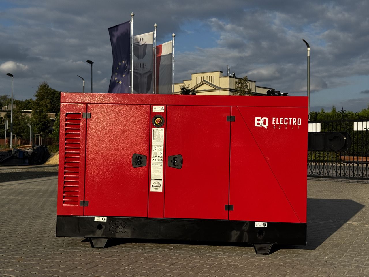 IVECO 45 kVA / 36 kW - Groupe électrogène: photos 1 IVECO 45 kVA / 36 kW - Groupe électrogène: photos 1