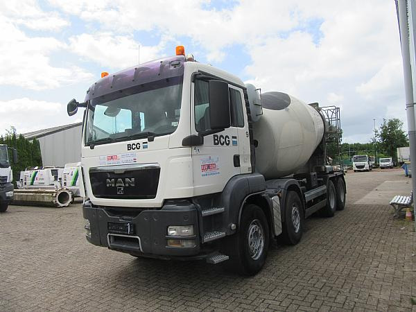 2009 MAN MIXER TRUCK 10M3 8x4 - Camion malaxeur: photos 1 2009 MAN MIXER TRUCK 10M3 8x4 - Camion malaxeur: photos 1