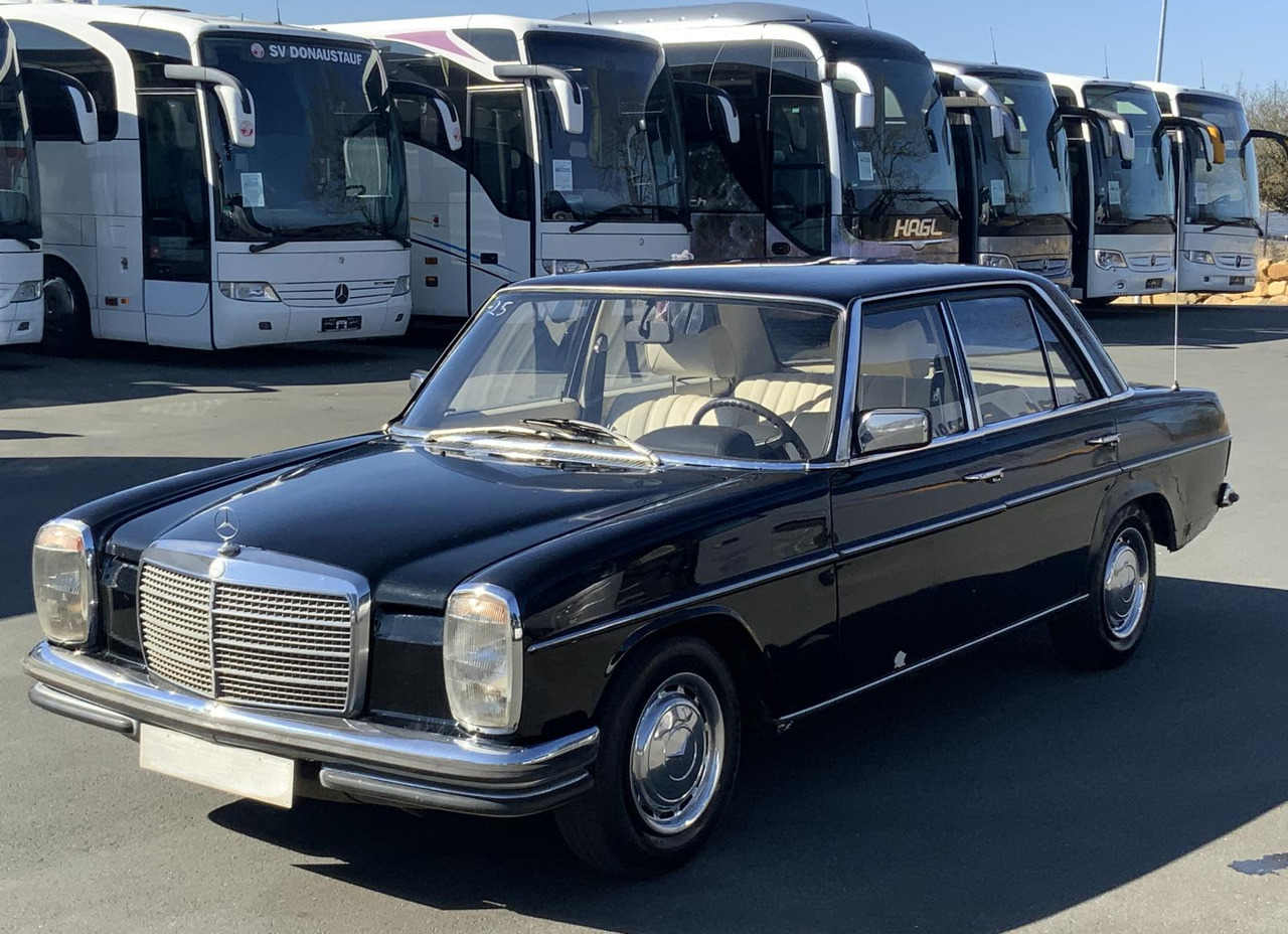 Mercedes-Benz 200 D/8 - Voiture: photos 2 Mercedes-Benz 200 D/8 - Voiture: photos 2