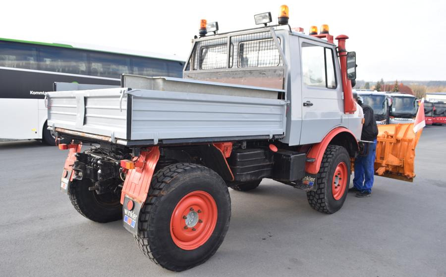 Mercedes-Benz Unimog 424 - Camion benne: photos 4 Mercedes-Benz Unimog 424 - Camion benne: photos 4