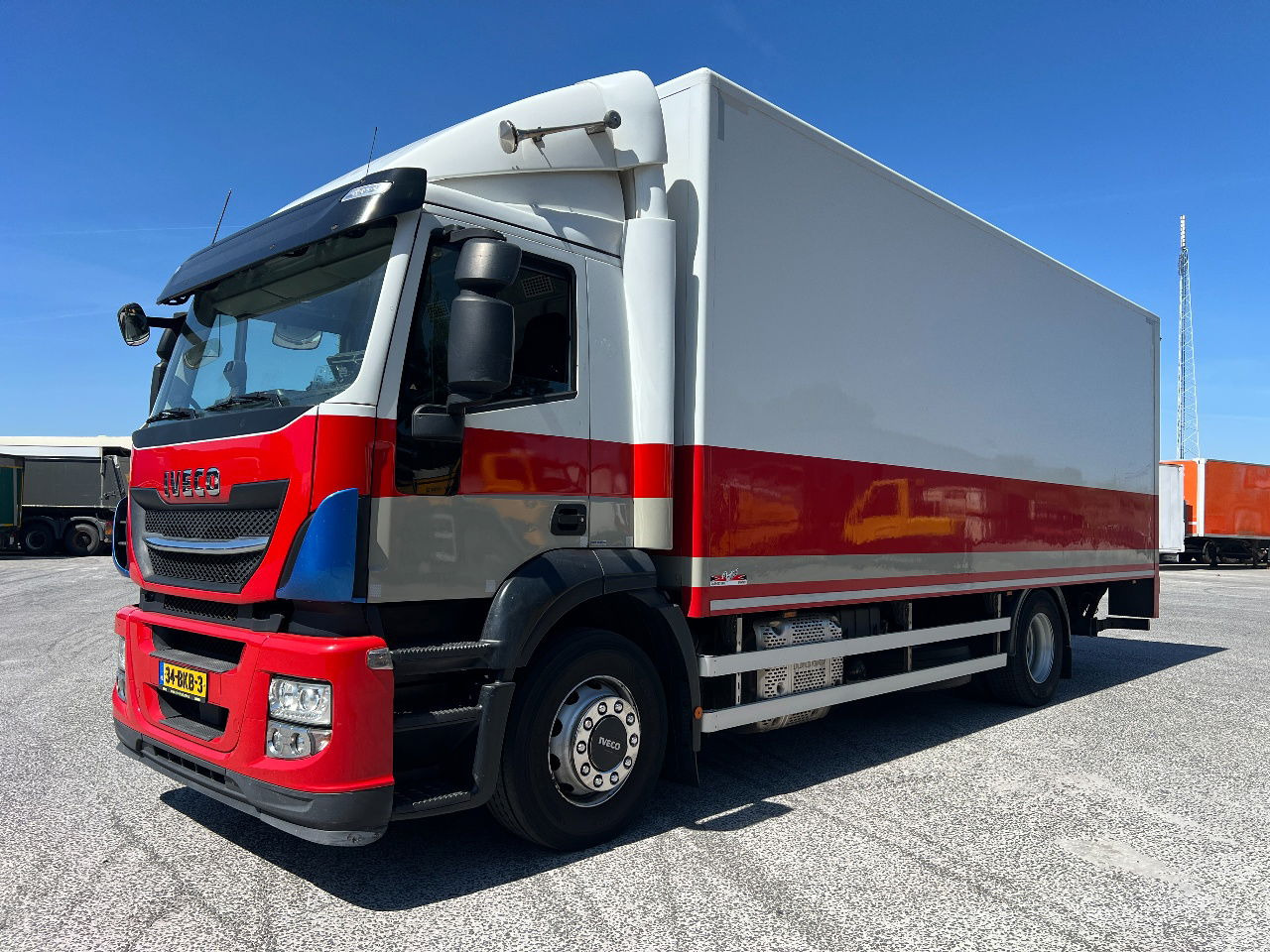 Iveco Stralis 310 AD, 19Ton, Euro 6 - Camion fourgon: photos 1 Iveco Stralis 310 AD, 19Ton, Euro 6 - Camion fourgon: photos 1