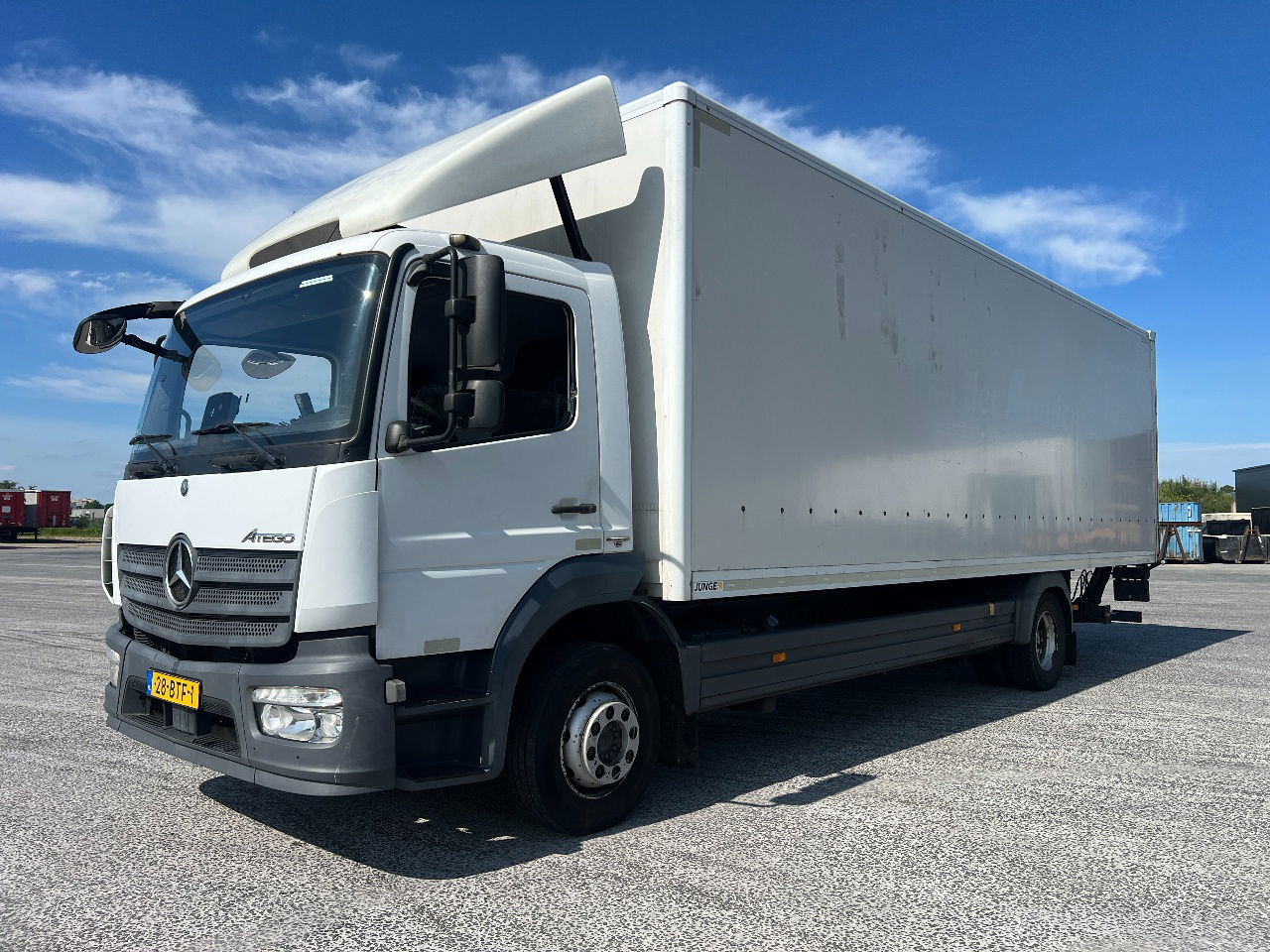 Mercedes-Benz Atego 1221 Euro 6, 20 pallets - Camion fourgon: photos 1 Mercedes-Benz Atego 1221 Euro 6, 20 pallets - Camion fourgon: photos 1