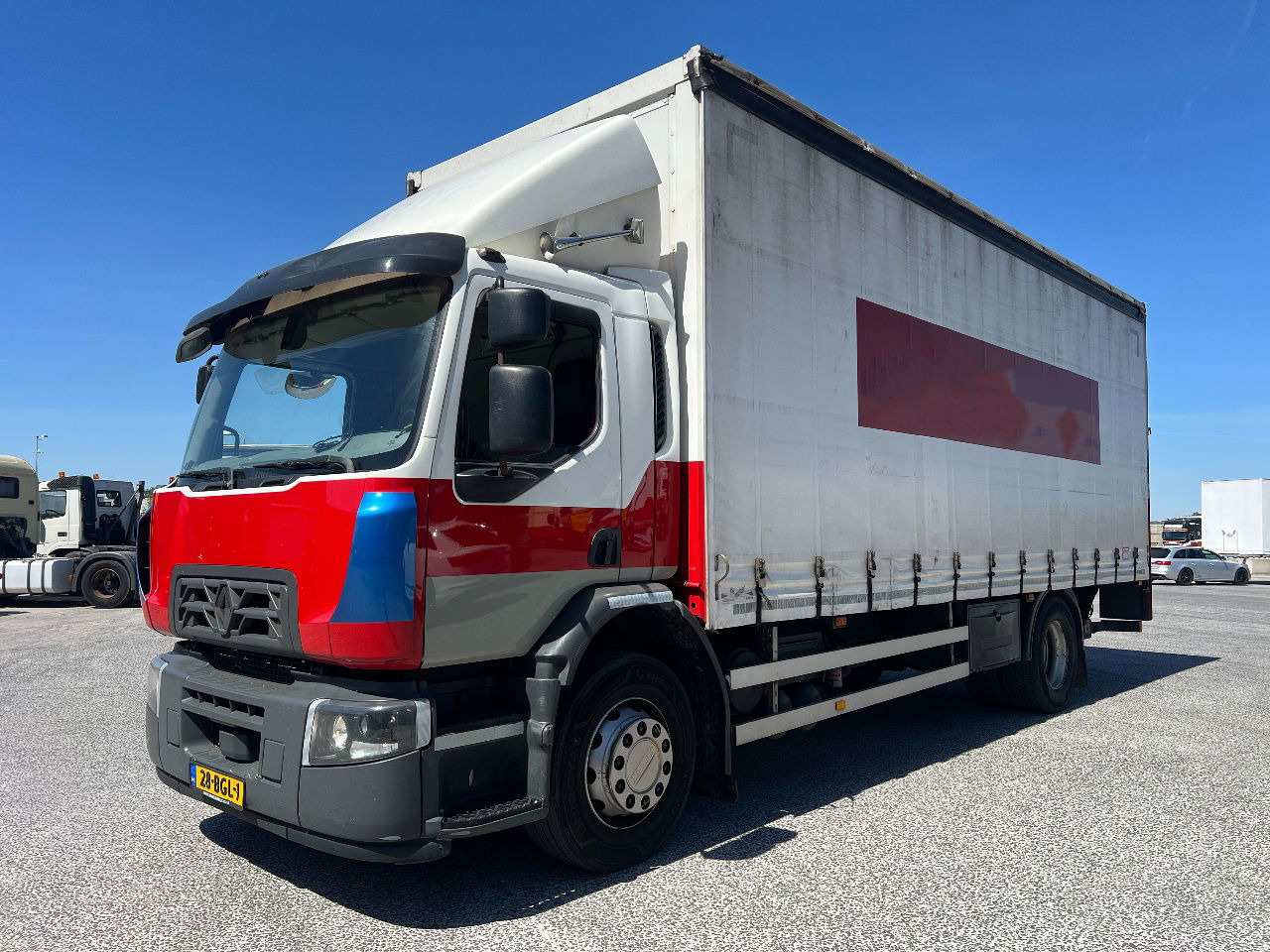 Renault D Wide 330, 19Ton, New tacho - Camion à rideaux coulissants: photos 1 Renault D Wide 330, 19Ton, New tacho - Camion à rideaux coulissants: photos 1
