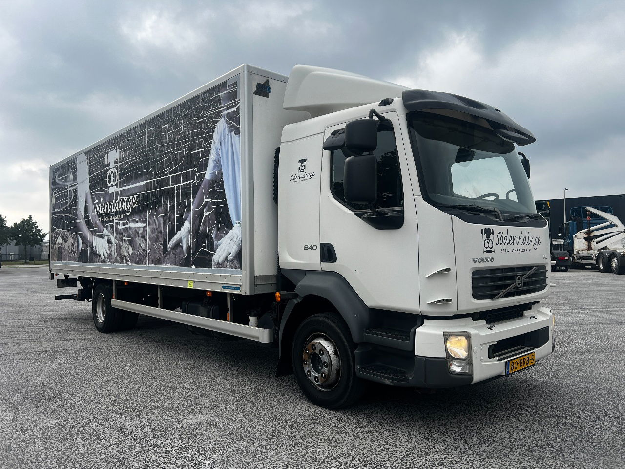 Volvo FL 12.240 Euro 5, NL truck - Camion fourgon: photos 2 Volvo FL 12.240 Euro 5, NL truck - Camion fourgon: photos 2