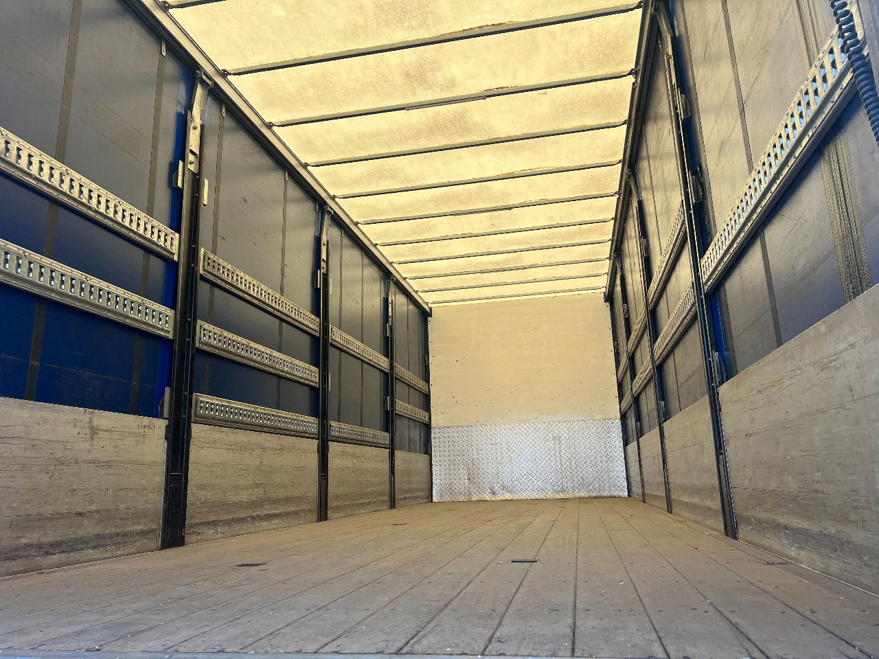 Volvo FM 9.300 Bordwanden, Euro 5 - Camion à rideaux coulissants: photos 5 Volvo FM 9.300 Bordwanden, Euro 5 - Camion à rideaux coulissants: photos 5