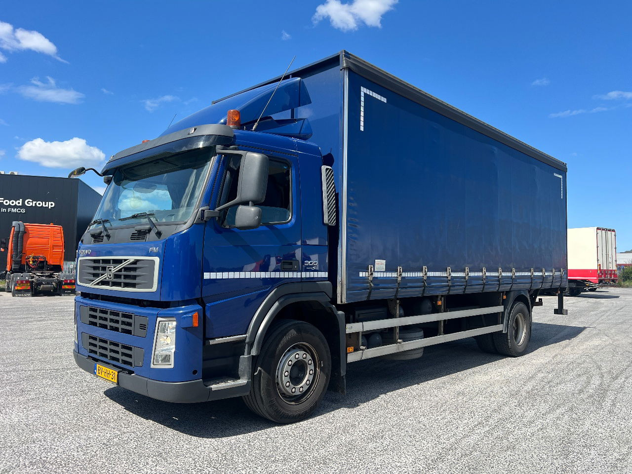 Volvo FM 9.300 Bordwanden, Euro 5 - Camion à rideaux coulissants: photos 1 Volvo FM 9.300 Bordwanden, Euro 5 - Camion à rideaux coulissants: photos 1