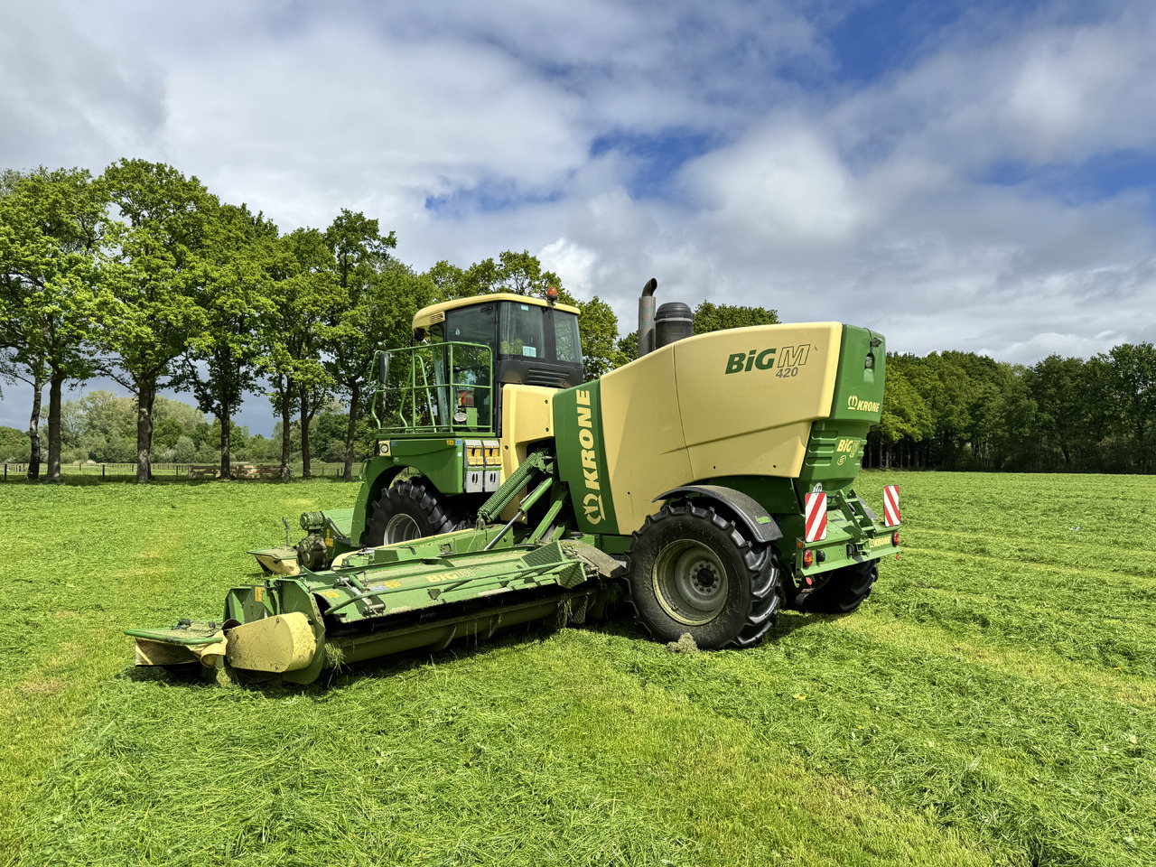 Krone Big M 420 CV - Faucheuse: photos 1 Krone Big M 420 CV - Faucheuse: photos 1