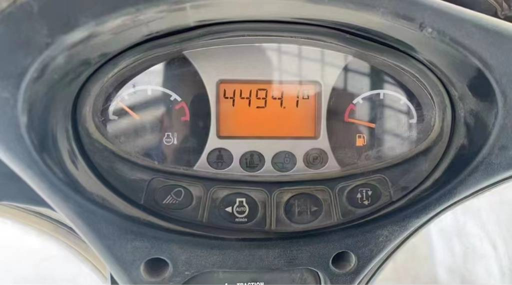 Bobcat S 550 - Chargeuse sur pneus: photos 5 Bobcat S 550 - Chargeuse sur pneus: photos 5
