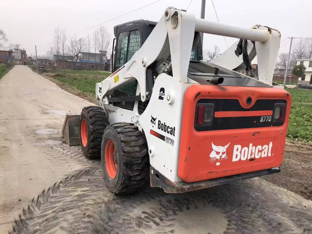 Bobcat S 770 - Mini chargeuse: photos 2 Bobcat S 770 - Mini chargeuse: photos 2