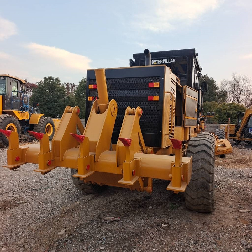 CAT 140 H - Niveleuse: photos 3 CAT 140 H - Niveleuse: photos 3