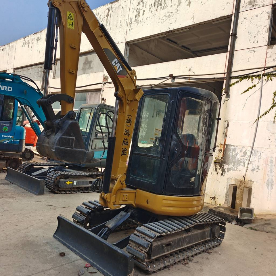 CAT 303 CR - Mini pelle: photos 2 CAT 303 CR - Mini pelle: photos 2