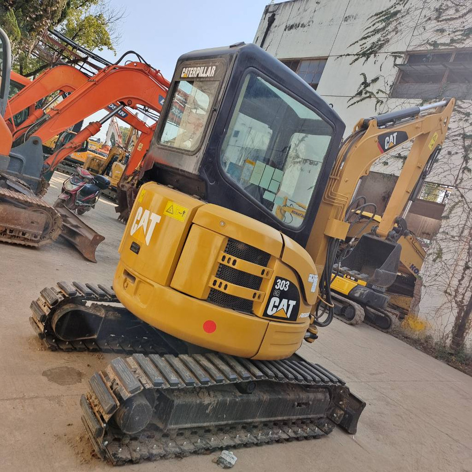 CAT 303 CR - Mini pelle: photos 1 CAT 303 CR - Mini pelle: photos 1