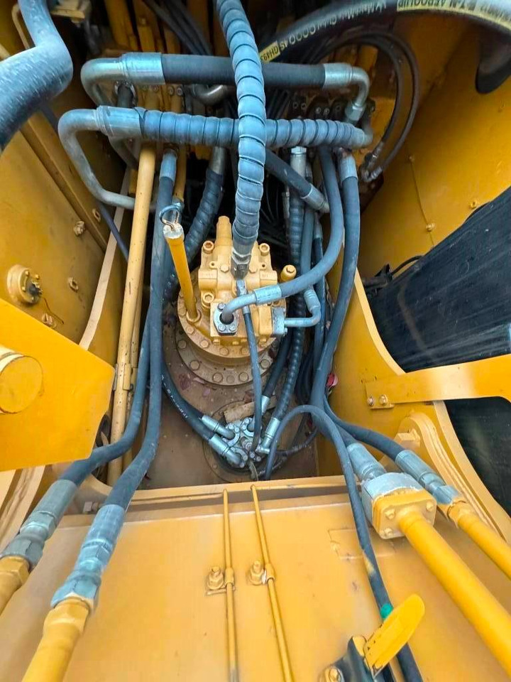 CAT 320 D-C7.1 enging - Pelle sur chenille: photos 5 CAT 320 D-C7.1 enging - Pelle sur chenille: photos 5