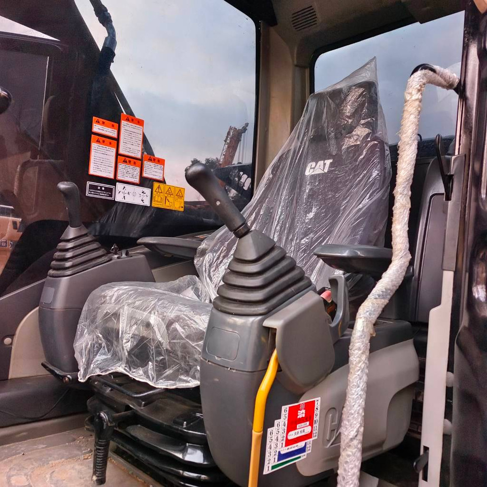 CAT 320 D - Pelle sur chenille: photos 5 CAT 320 D - Pelle sur chenille: photos 5
