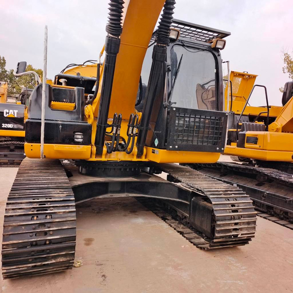 CAT 320 D - Pelle sur chenille: photos 4 CAT 320 D - Pelle sur chenille: photos 4