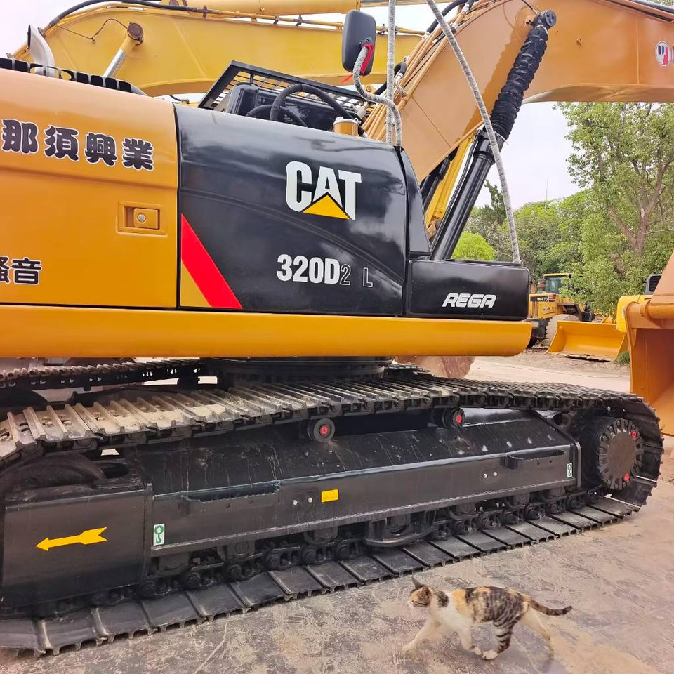 CAT 320D - Pelle sur chenille: photos 2 CAT 320D - Pelle sur chenille: photos 2