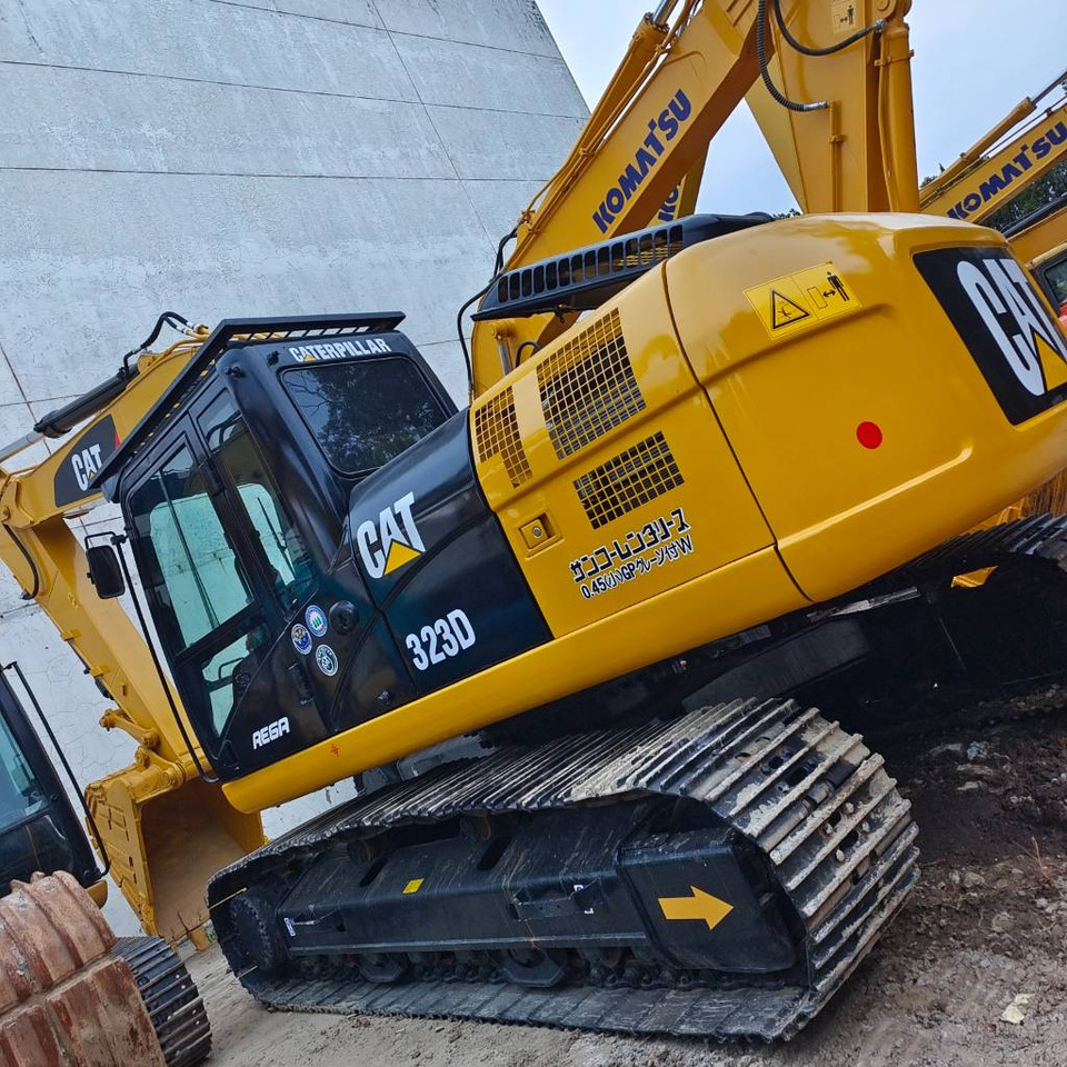 CAT 323 D - Pelle sur chenille: photos 1 CAT 323 D - Pelle sur chenille: photos 1