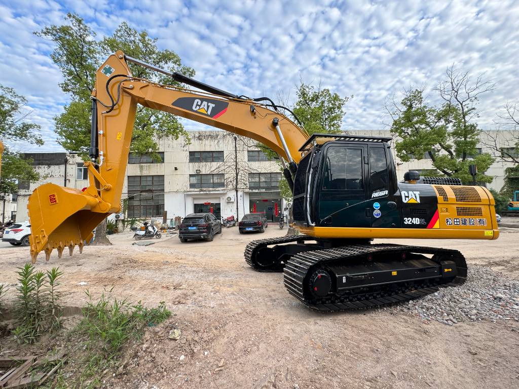 CAT 324 D L - Pelle sur chenille: photos 1 CAT 324 D L - Pelle sur chenille: photos 1