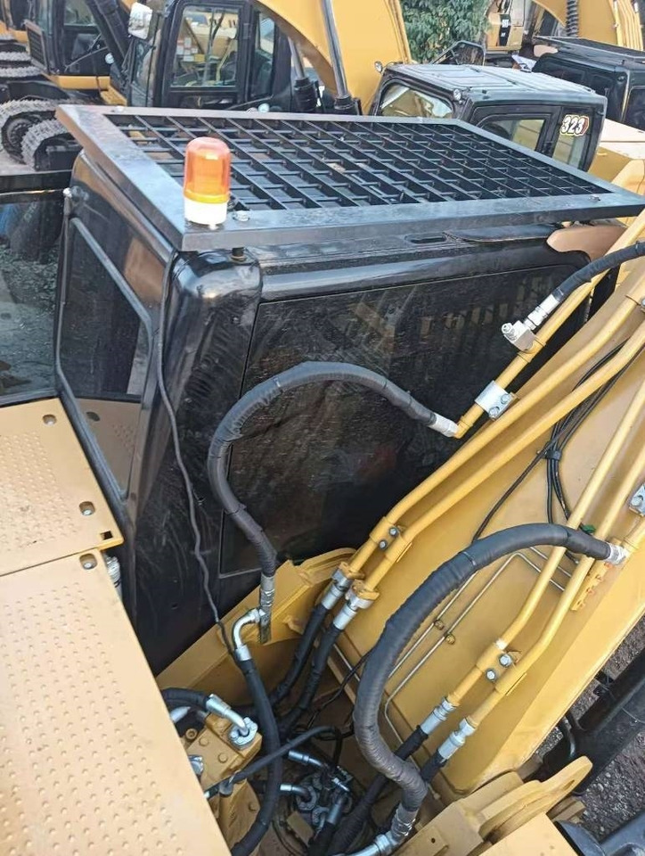 CAT 324 D L - Pelle sur chenille: photos 4 CAT 324 D L - Pelle sur chenille: photos 4