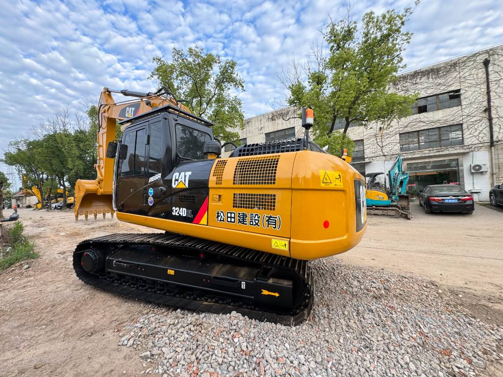 CAT 324 D L - Pelle sur chenille: photos 2 CAT 324 D L - Pelle sur chenille: photos 2