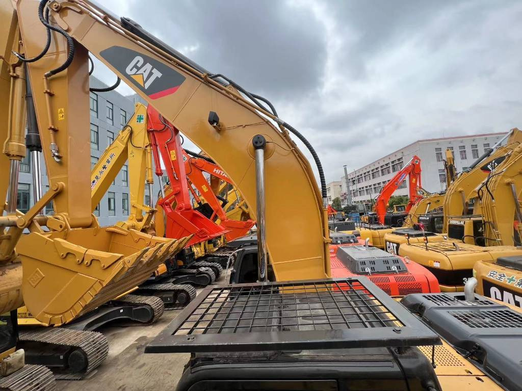 CAT 325 C - Pelle sur chenille: photos 1 CAT 325 C - Pelle sur chenille: photos 1