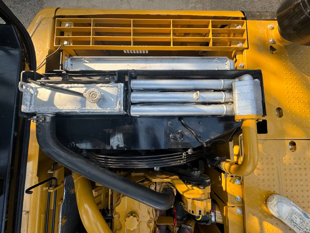 Pelle sur chenille CAT 330 D L: photos 27