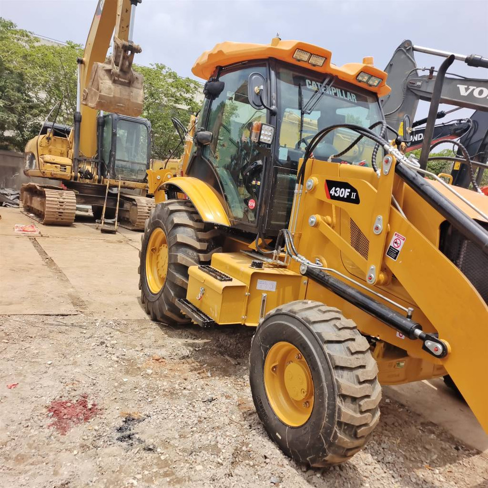 CAT 430 F - Tractopelle: photos 1 CAT 430 F - Tractopelle: photos 1