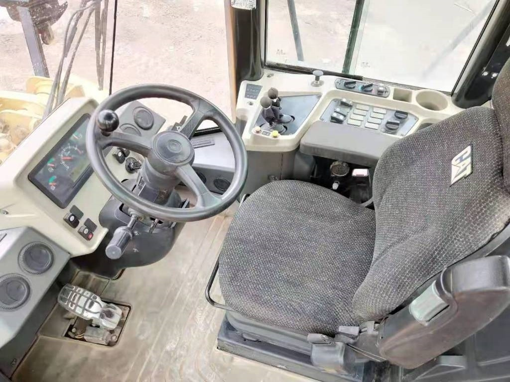 CAT 950 G - Chargeuse sur pneus: photos 4 CAT 950 G - Chargeuse sur pneus: photos 4