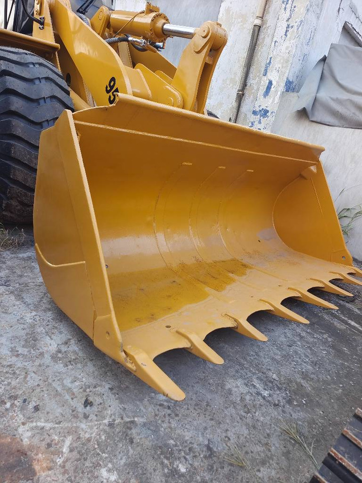 CAT 950 G - Chargeuse sur pneus: photos 2 CAT 950 G - Chargeuse sur pneus: photos 2