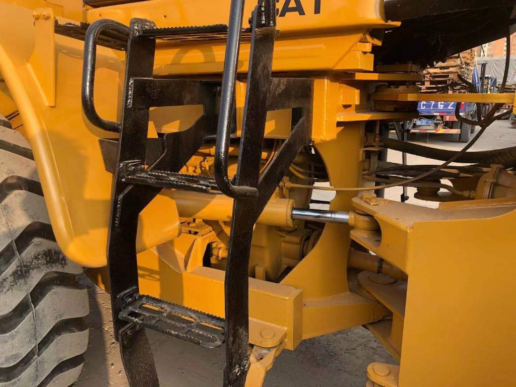 CAT 966 G - Chargeuse sur pneus: photos 5 CAT 966 G - Chargeuse sur pneus: photos 5