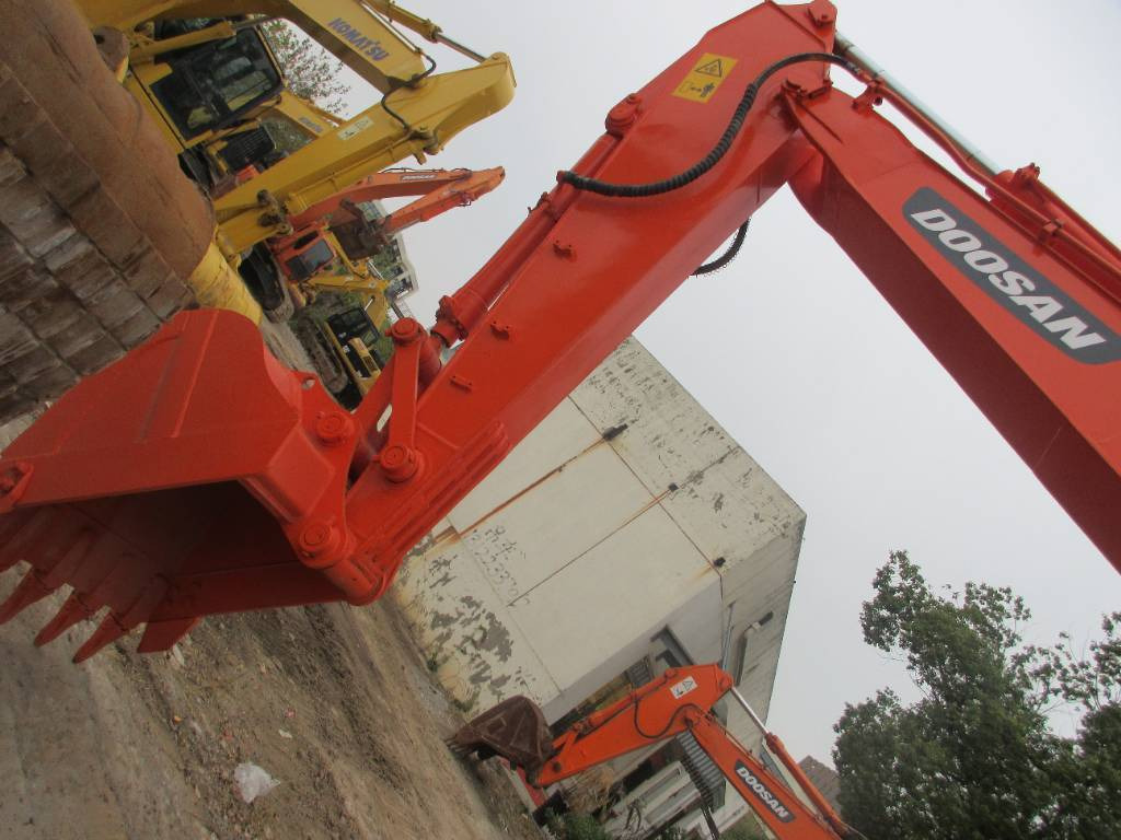 Pelle sur pneus Doosan DH 150 LC-7: photos 7